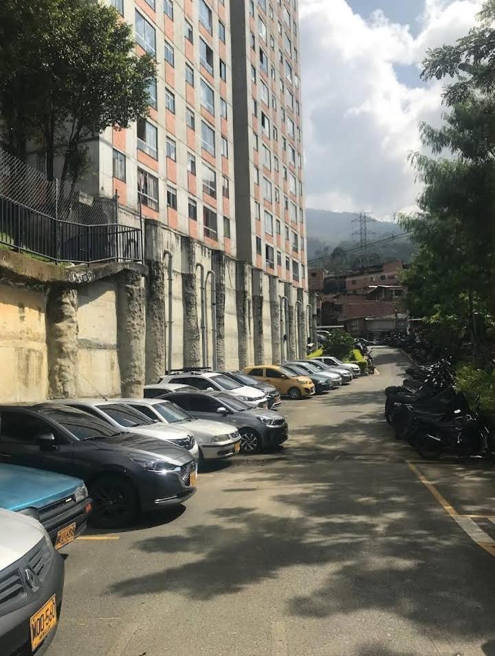 Apartamento Vistas Lindas Cerca Centro Медельин Экстерьер фото