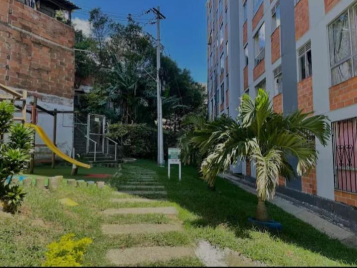 Apartamento Vistas Lindas Cerca Centro Медельин Экстерьер фото