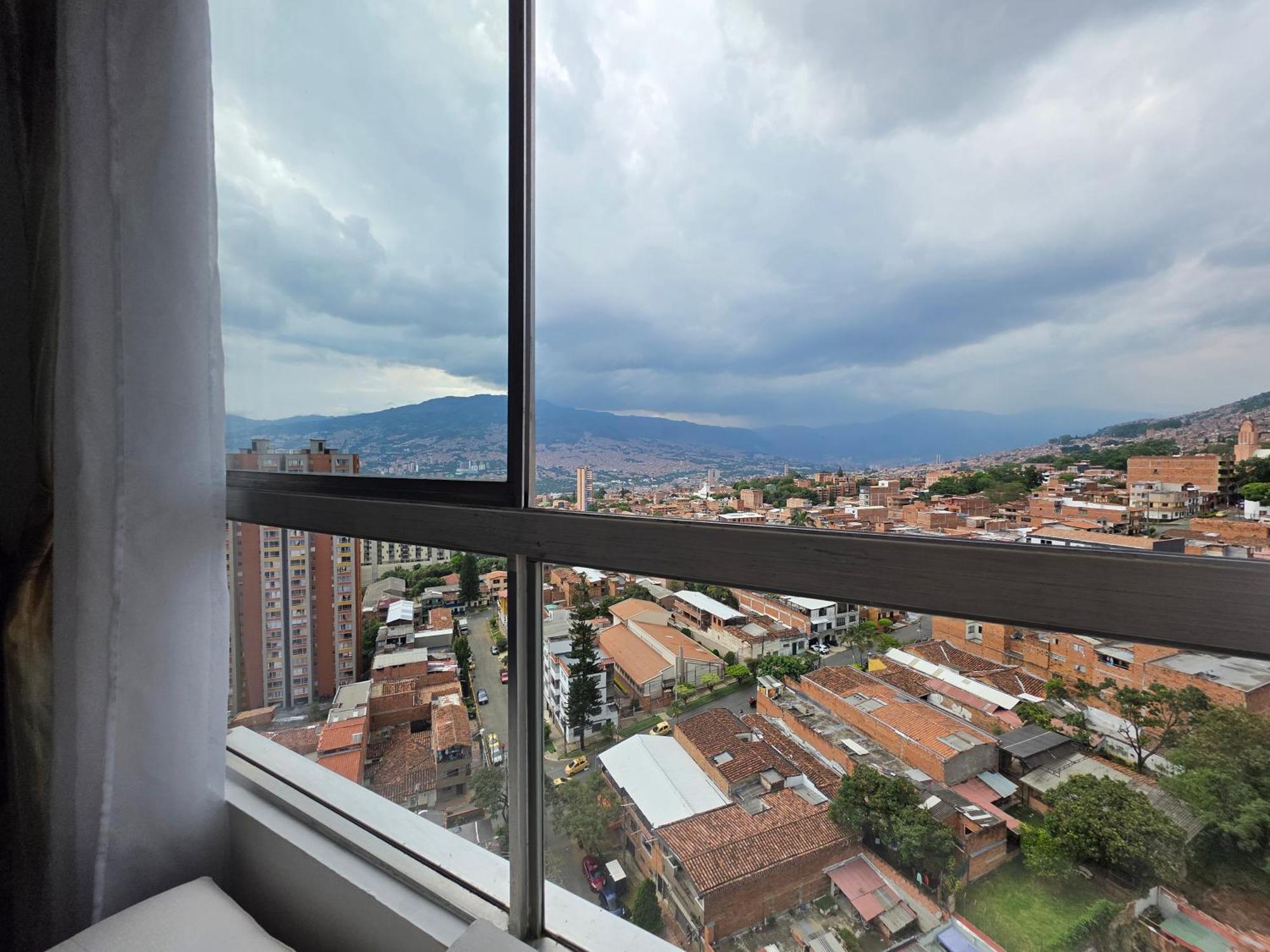 Apartamento Vistas Lindas Cerca Centro Медельин Экстерьер фото
